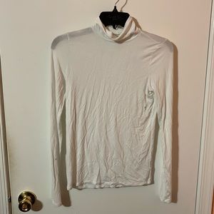 NWT American Eagle Plain White Turtleneck